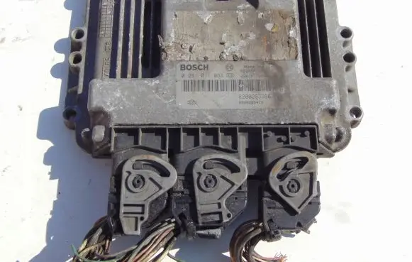 Renault Megane II Engine control unit/module 8200263396