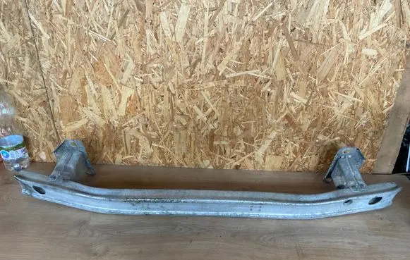 Renault Clio III Front bumper cross member