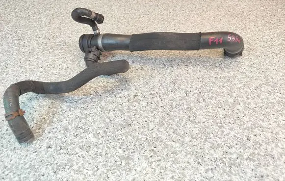 BMW 5 F10 F11 Engine coolant pipe/hose 8517079