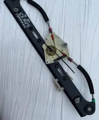 BMW X3 E83 Front door electric window regulator E007083011