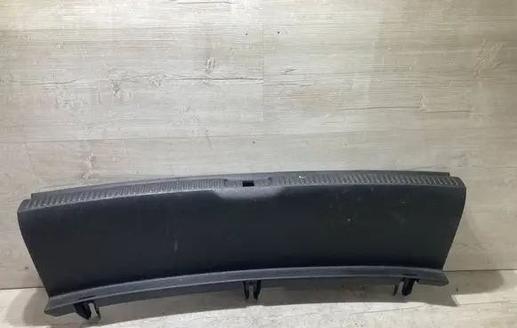 Trunk/boot sill cover protection
