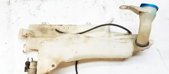 Honda HR-V Windshield washer fluid reservoir/tank
