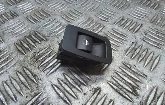 BMW X3 E83 Electric window control switch 9113773