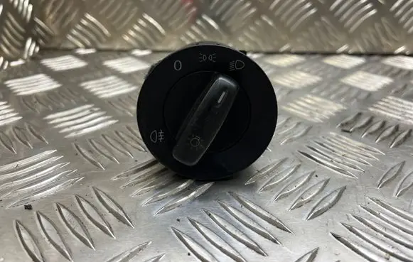 Volkswagen Golf V Light switch