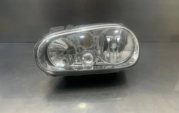 Volkswagen Golf IV Headlight/headlamp