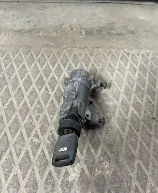 Audi A4 S4 B5 8D Ignition lock 4B0905851 4B0905849