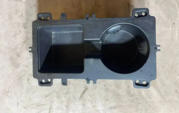 Cup holder front