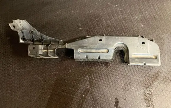 Lexus RX 330 - 350 - 400H Intercooler air guide/duct channel 5329348040