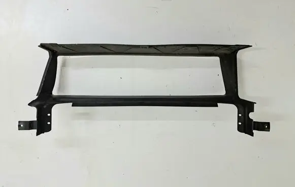 Volvo V50 Intercooler air channel guide 