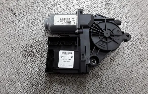 Volkswagen Touran I Front door window regulator motor 1K0959792C 1T0959702