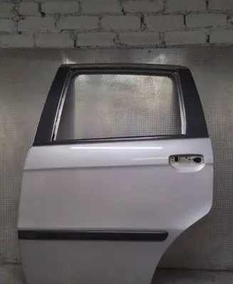 Fiat Idea Rear door