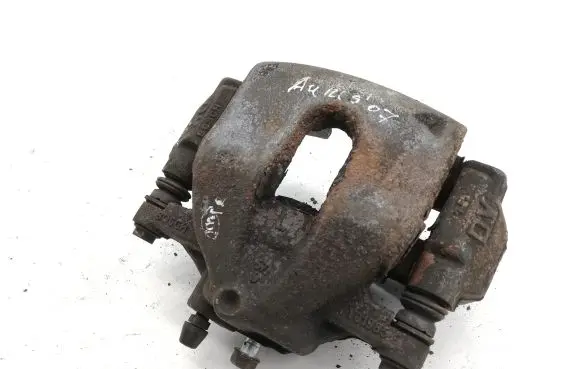 Toyota Auris 150 Front brake caliper