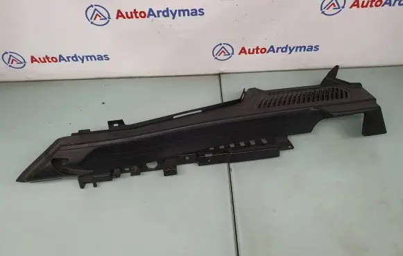 Trunk/boot lower side trim panel