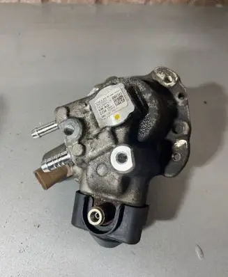 Skoda Fabia Mk3 (NJ) Fuel injection high pressure pump 04B130755F 0422884hlr 04l130101