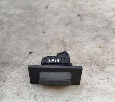 Mazda 6 Tailgate opening switch