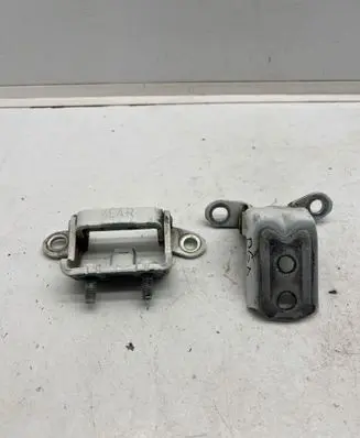 Nissan Qashqai Rear door lower hinge 4EAR