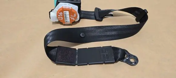 Audi TT TTS Mk2 Front seatbelt 3063559