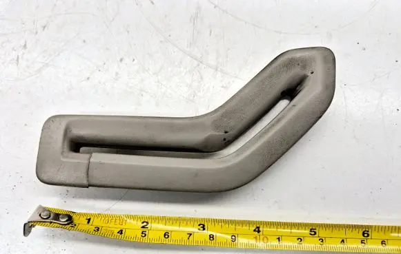 Volvo V50 Seat belt trim 8665744