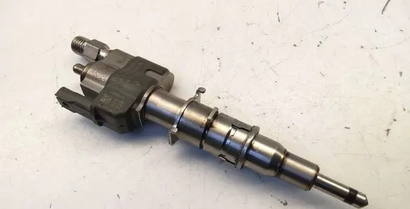 BMW 1 E81 E87 Fuel injector 758904807