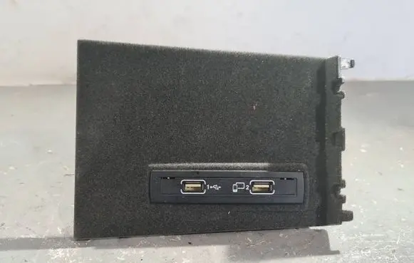 Mercedes-Benz GLE (W166 - C292) USB socket connector A1728202000 A1666801223