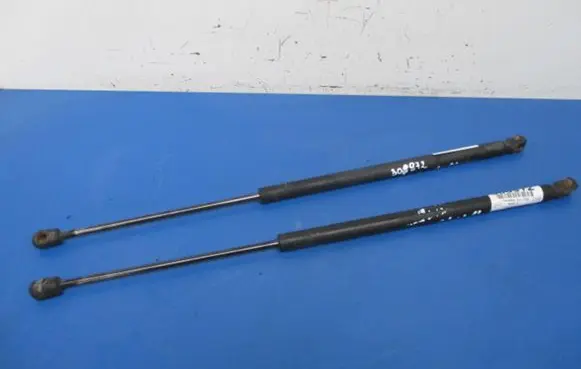 Mazda 323 F Shock absorber/damper mounting bracket 
