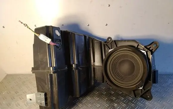 Lexus RX 450H Subwoofer speaker 861600WM10