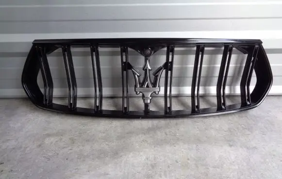 Maserati Levante Front grill
