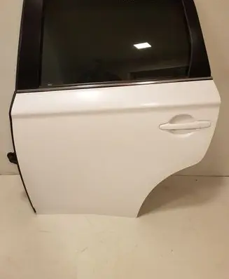 Mitsubishi Outlander Rear door