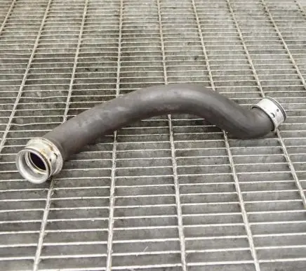 Mercedes-Benz C W204 Engine coolant pipe/hose A2045011582