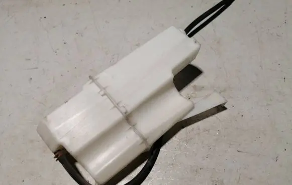Nissan Pathfinder R52 Coolant expansion tank/reservoir 217103KA0A