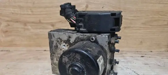 Volvo XC90 ABS Pump 30793445