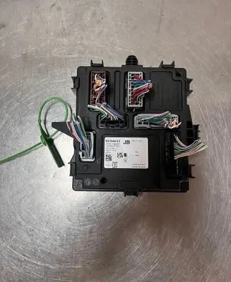 Renault Megane E-Tech Trunk lid opening control unit 284B21908R