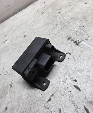 Mercedes-Benz E W211 Glow plug pre-heat relay