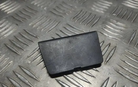 Rear bumper row hook cap/cover