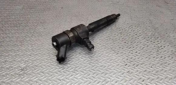 Opel Zafira B Fuel injector 0445110165