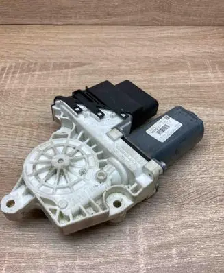 Volkswagen PASSAT B6 Rear door window regulator motor 1K0959708F 980855111