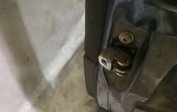 Opel Astra G Rear door check strap stopper