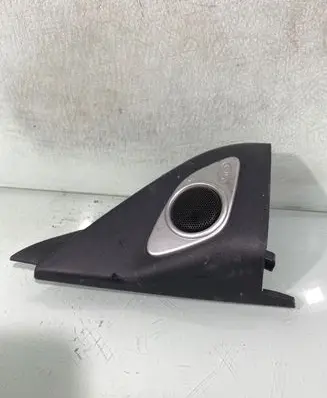 Mitsubishi Outlander Front door speaker