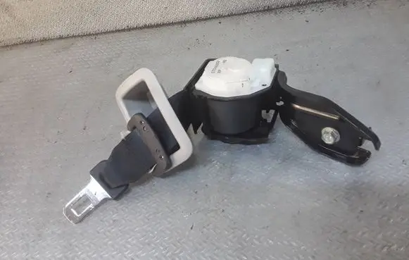 Mazda CX-7 Middle seatbelt (rear) C7046307