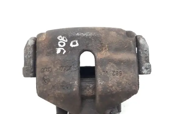 Volkswagen PASSAT B7 Front brake caliper 582
