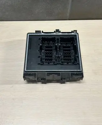 Ford Focus Fuse module JX6T14D068AE 9581114236