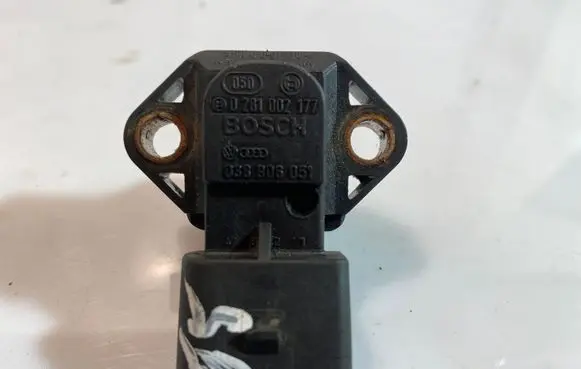 Volkswagen Golf IV Air pressure sensor 0281002177 038906051