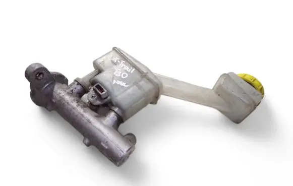 Nissan X-Trail T30 Master brake cylinder