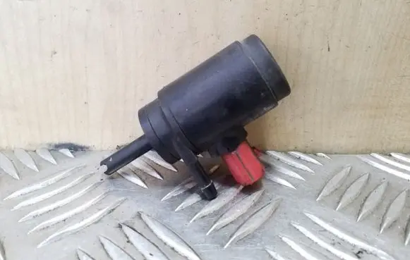 Opel Frontera A Windscreen/windshield washer pump