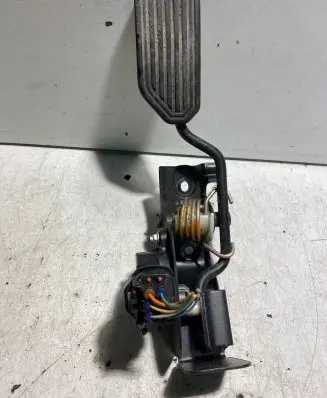 Toyota Corolla Verso AR10 Accelerator throttle pedal 8928152011 1983003031
