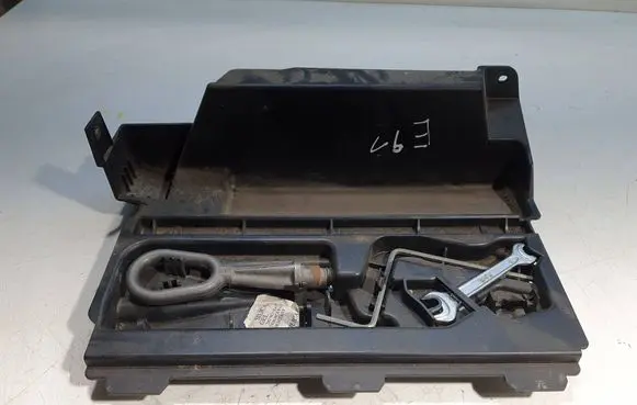 BMW 3 E90 E91 Tool set 7141859 15678911 1567891