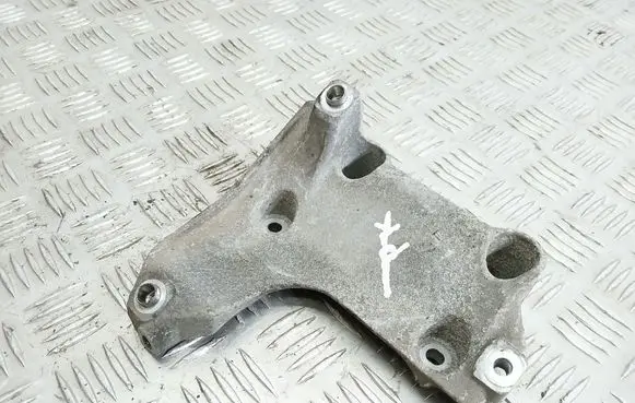 BMW 1 E82 E88 A/C compressor mount bracket 7505980