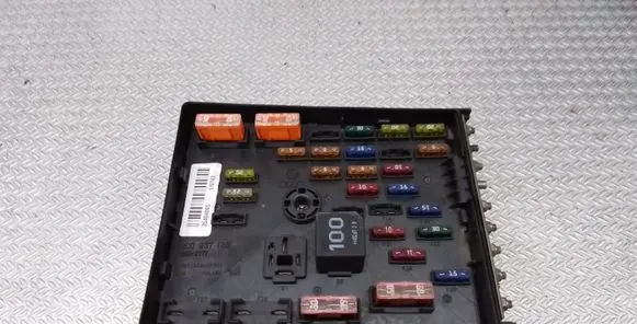 Volkswagen PASSAT B6 Fuse module 3C0937125
