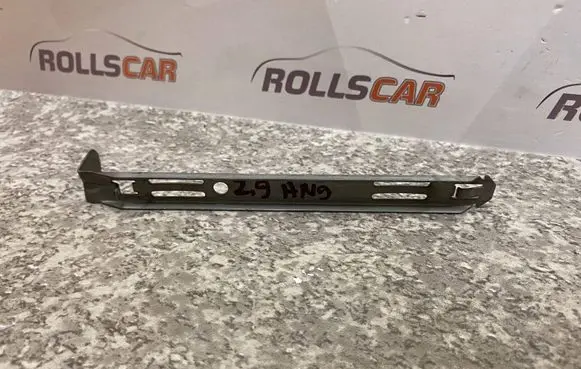 Volvo XC90 Headlight/headlamp mounting bracket 89028052