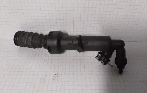 Peugeot 307 Clutch slave cylinder 